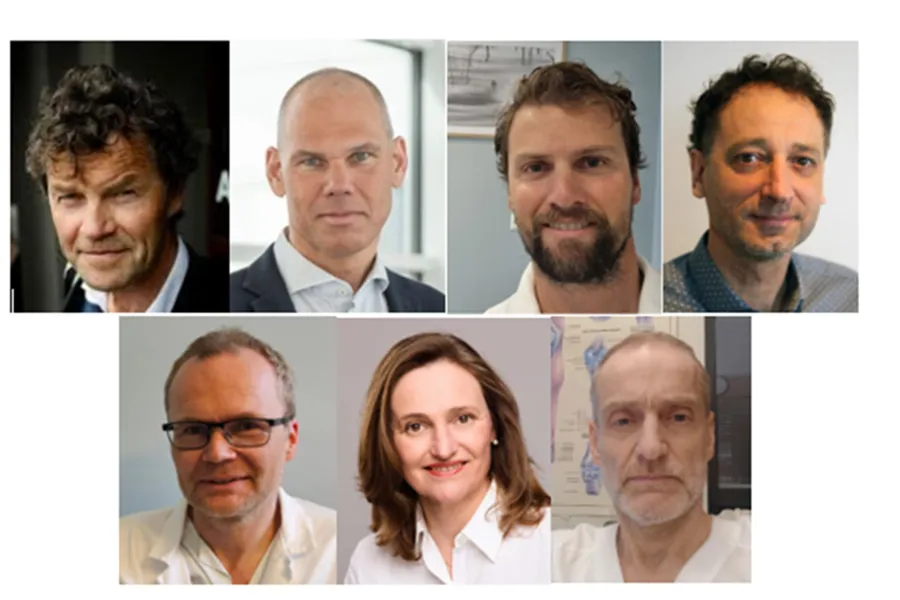 En gruppe mennesker som poserer for kameraet