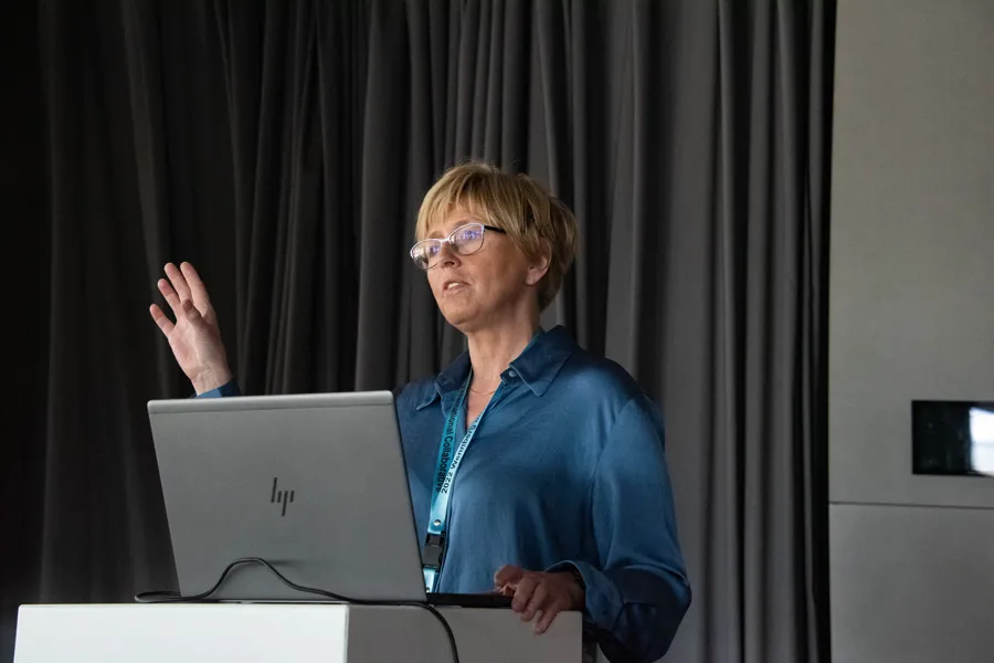 Eva Stensland presenting at WIC 2022