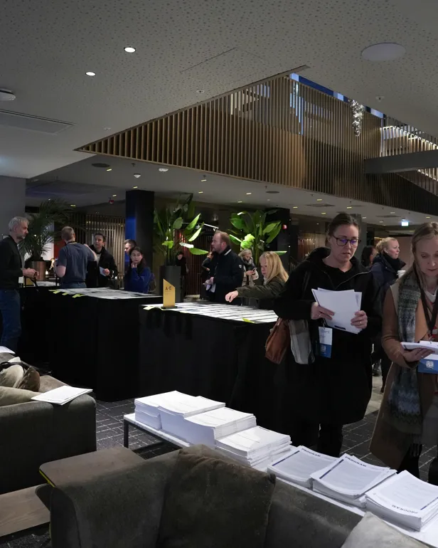 Bilde av personer på konferansen