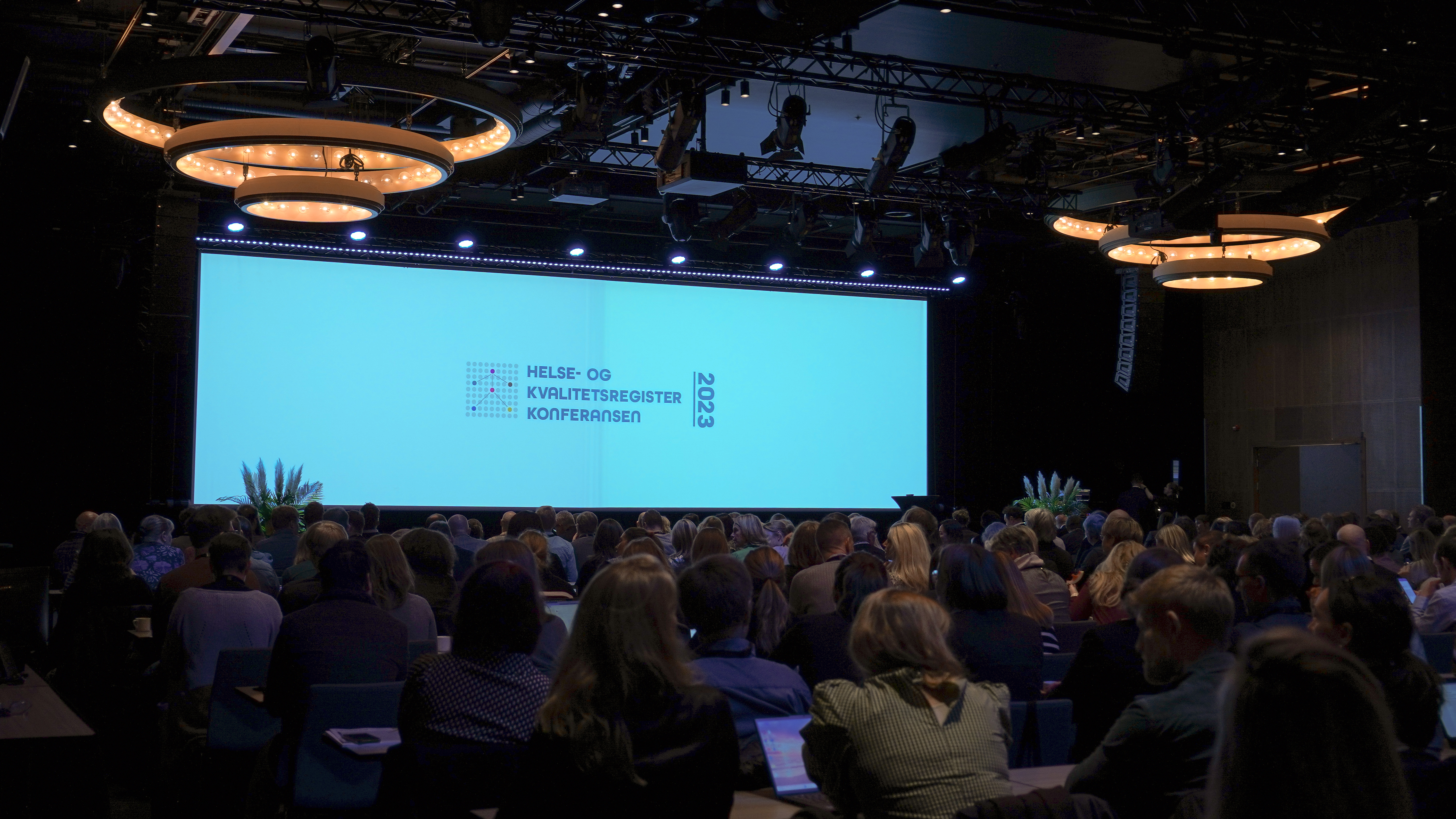 Bilde av personer på konferansen